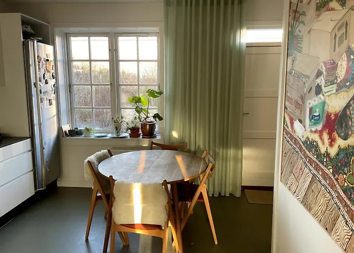 Beautiful Townhouse Close To The Center